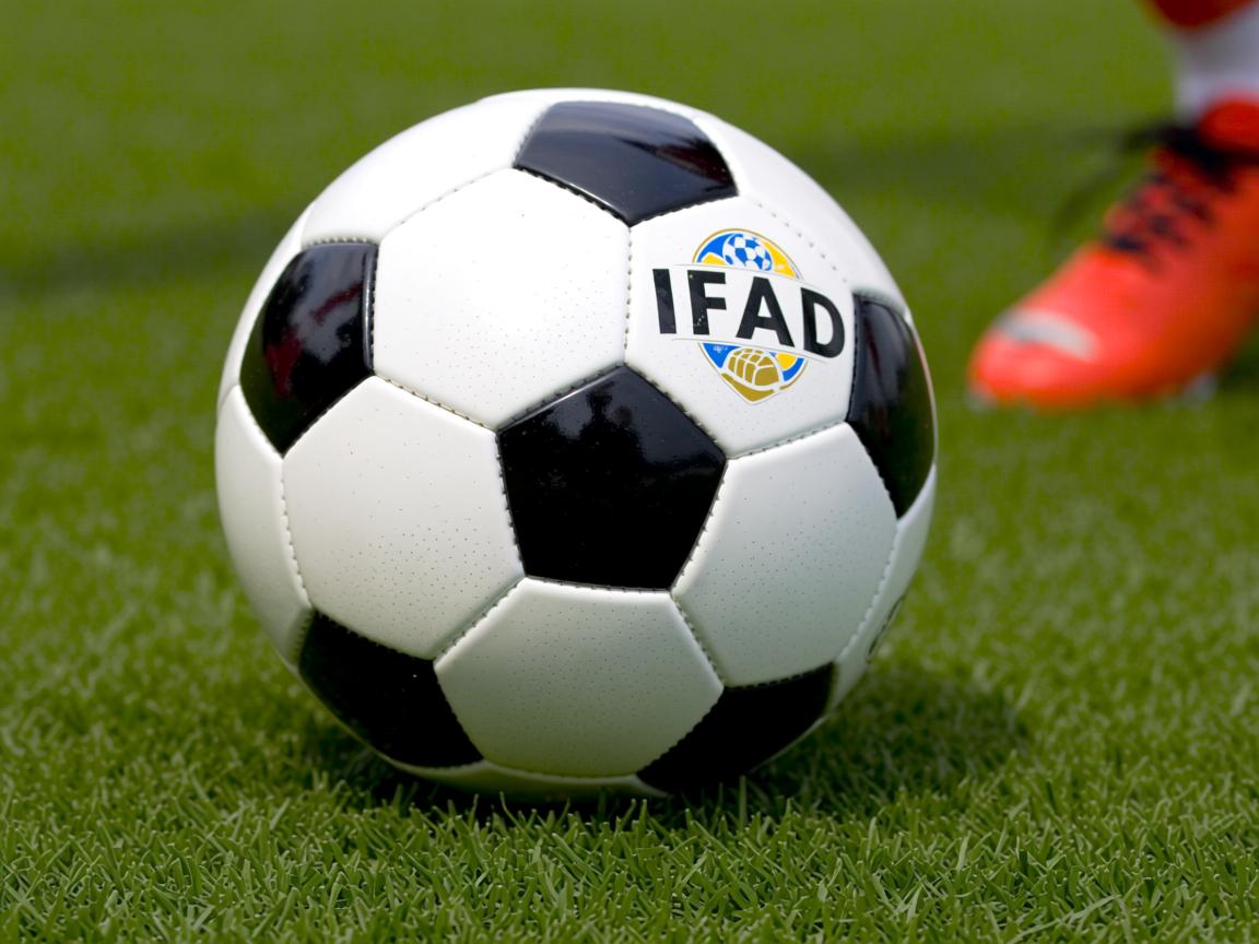 九游官网入口下载-“简阳文体中心羽毛球赛:技术派选手引领世界羽坛新风潮”  第2张